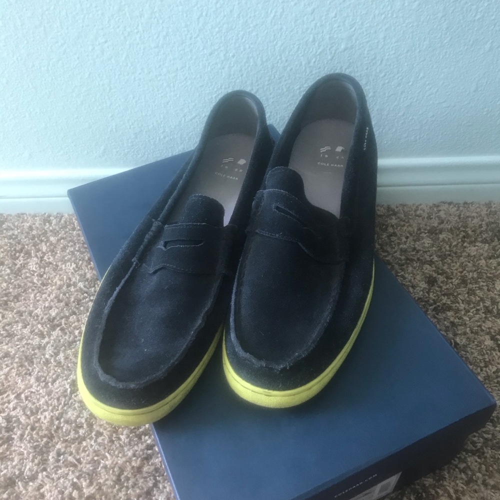 Gently used Cole Haan men’s suede loafers!